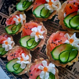 Тарталетки с форелью и творожным сыром